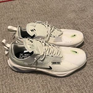 Mens size 14 Nike GoreTex sneakers, barely worn